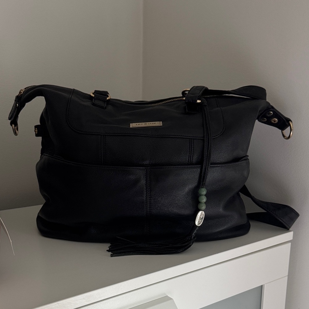 Lily Jade  Shaylee Classic Black Leather diaper bag - Picture 3 of 14